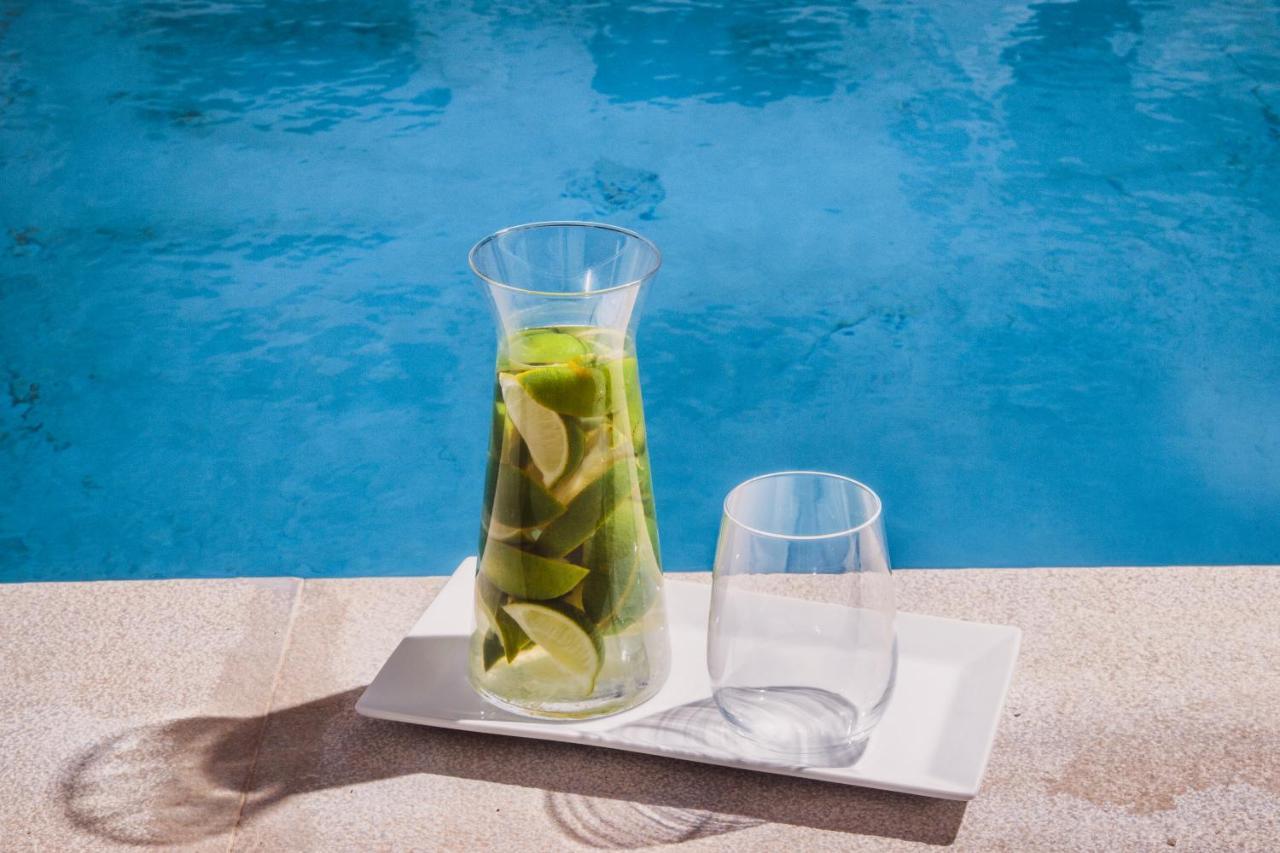 Amity Suites - Adults Only Fira  Luaran gambar