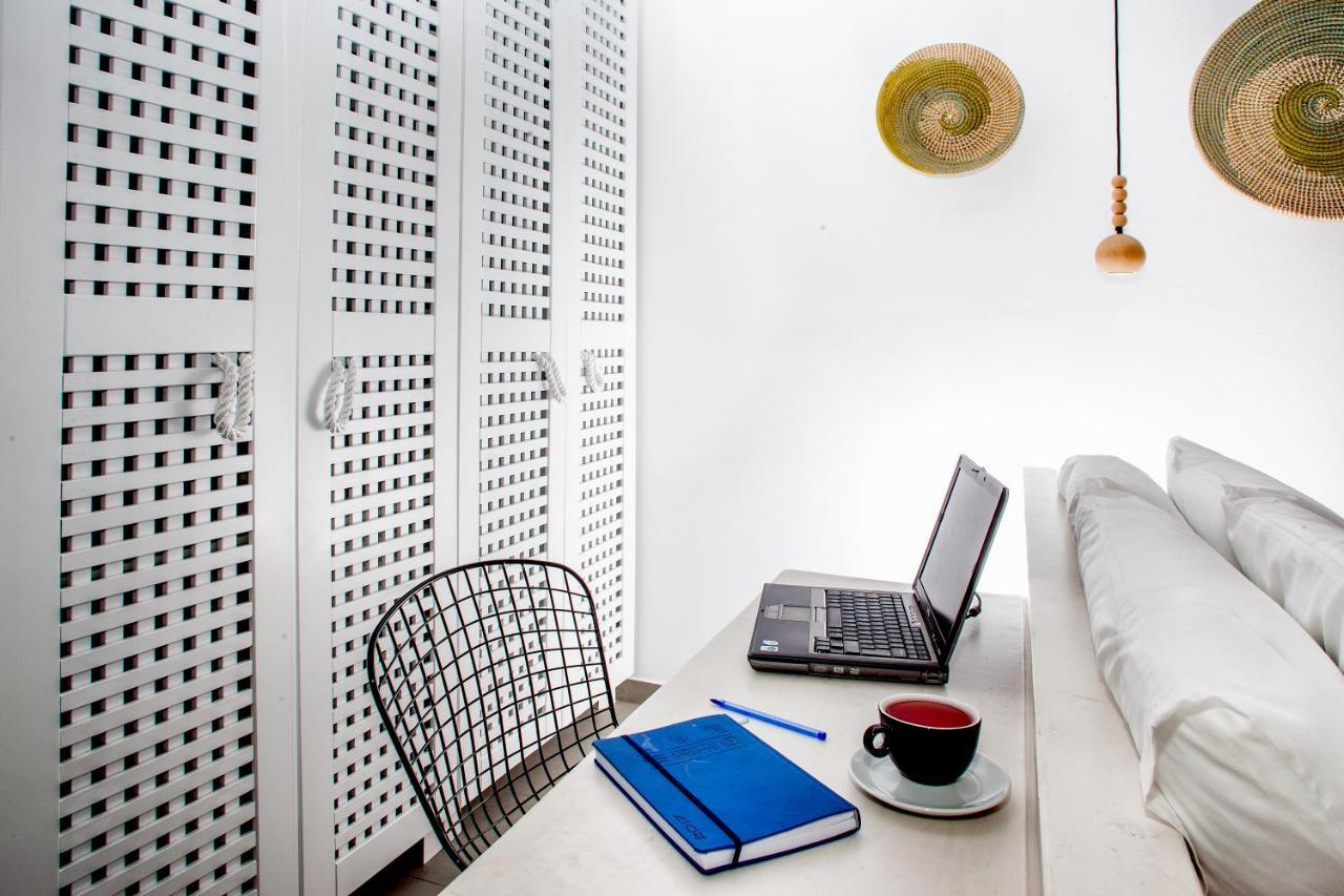 Amity Suites - Adults Only Fira  Luaran gambar