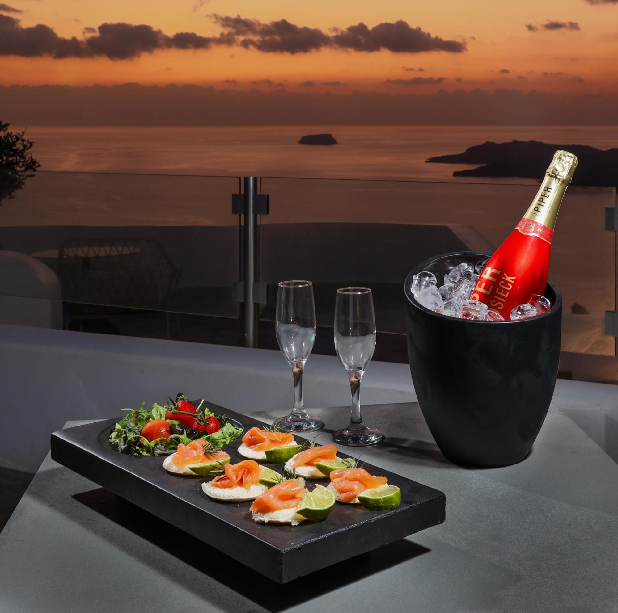 Amity Suites - Adults Only Fira  Luaran gambar